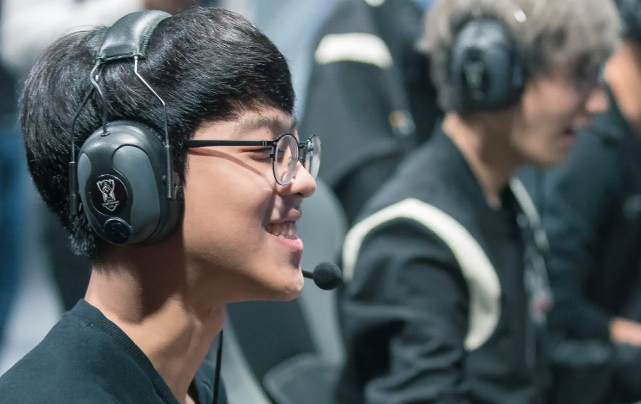 开云体育在线-LGD轻取BRO，Faker极限生还后反打宿命之战入围赛，成为赛场最大亮点