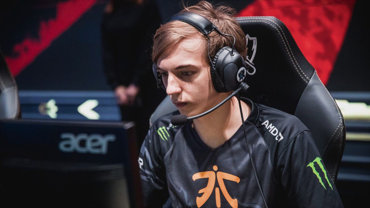 FNC轻取DRX，Caps操刀奇招英雄翻盘宿敌对决半决赛，强势挺进下一轮