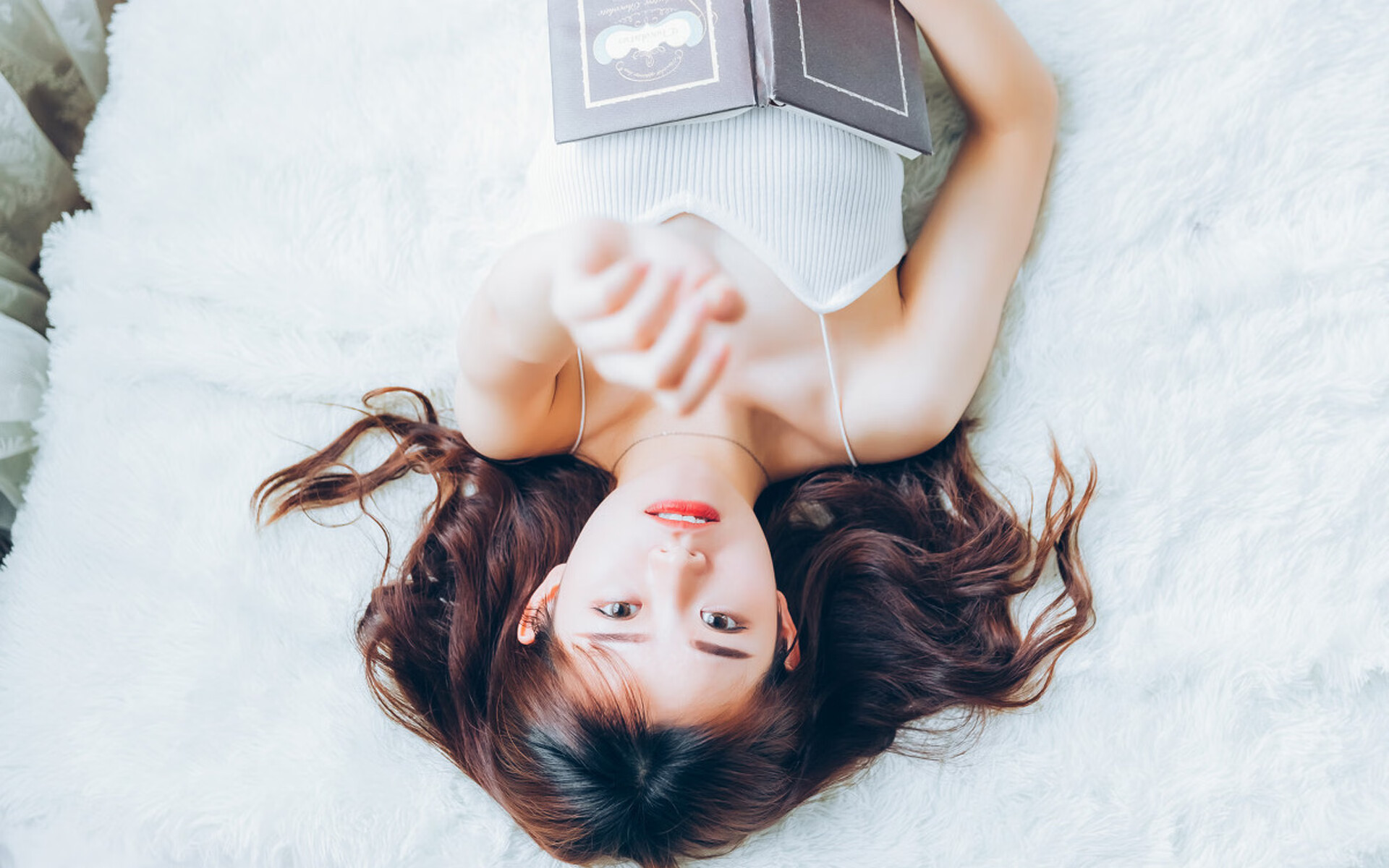 平行世界里的终极对抗，F1轮胎尖叫时，东契奇正在改写天花板