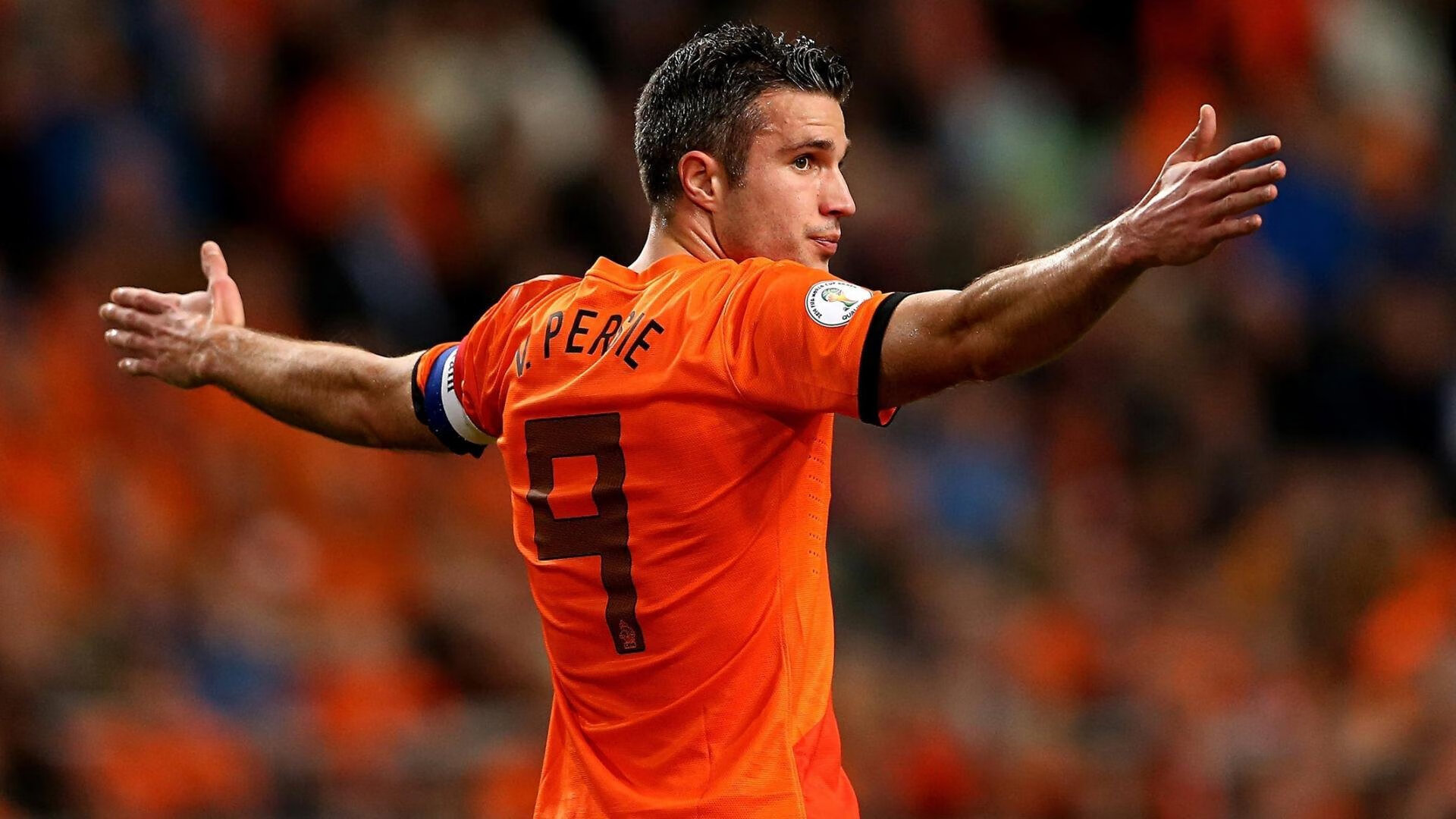 开云体育中国-当佛罗伦萨斩落冰岛，德甲争冠的隐喻，与足球世界的意外叙事