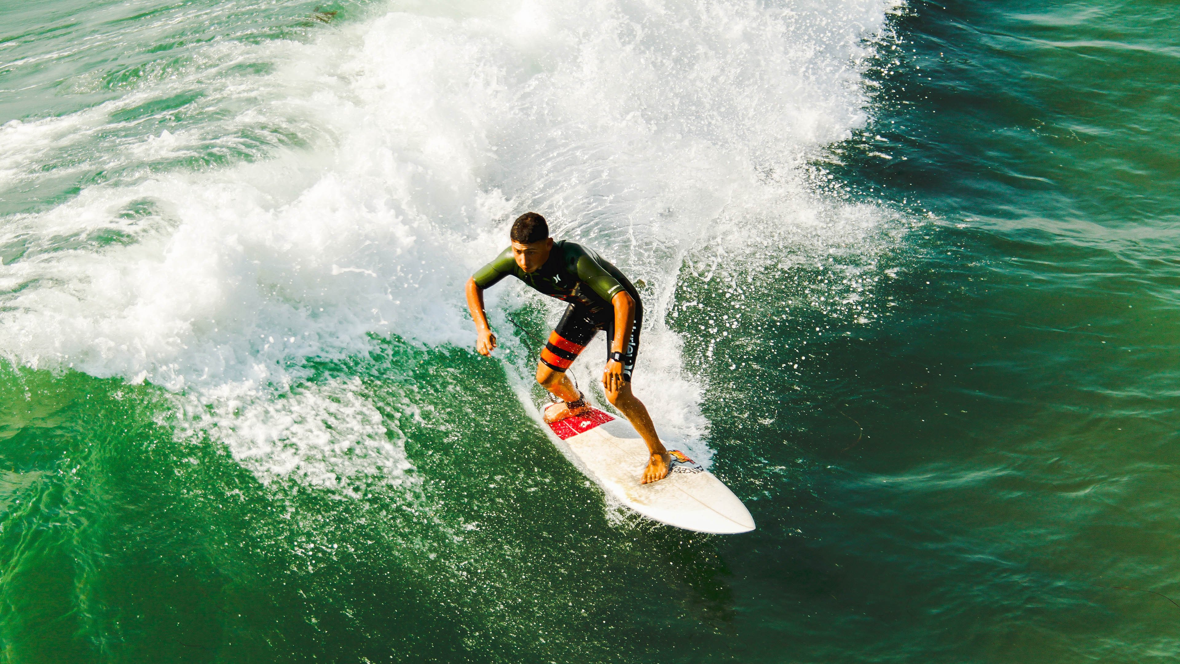 历史重写之夜，阿尔及利亚铁蹄踏过豪门，巴雷拉在2026世界杯加冕新王