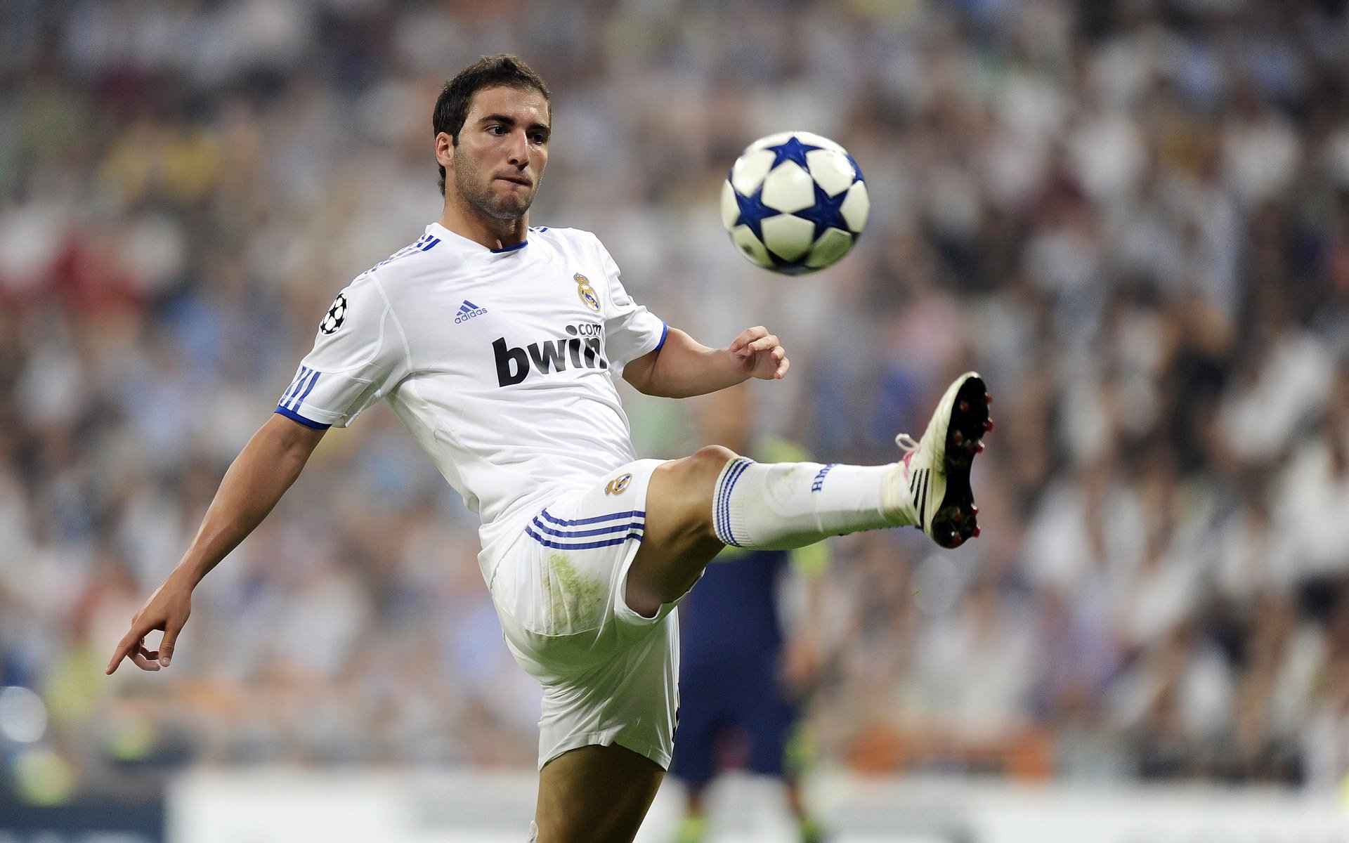 格纳布里一锤定音,亚特兰大粉碎利物浦欧冠梦