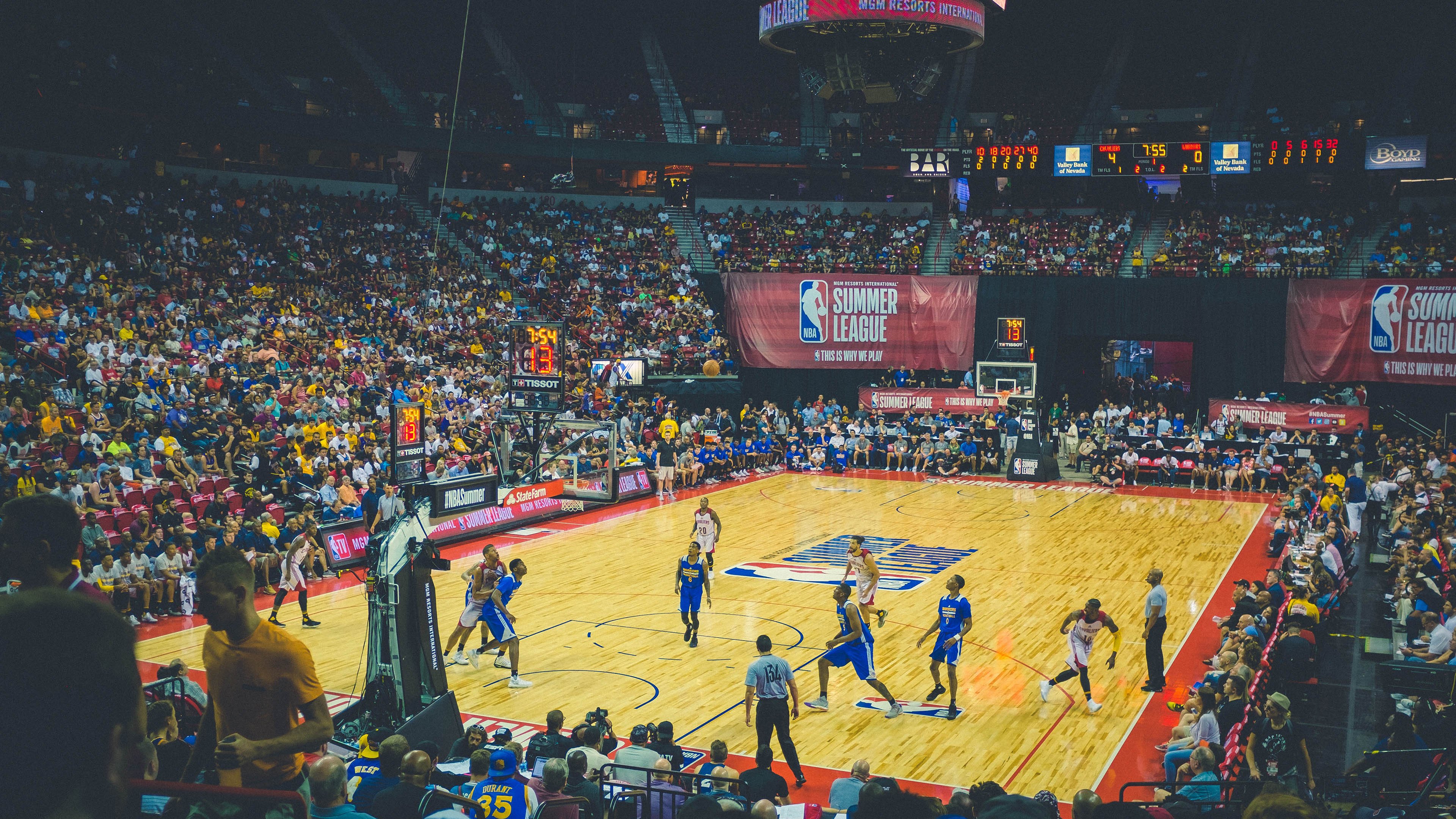 布克单节22分打懵马刺！吉林队演绎亚洲风暴，波波维奇的战术板被撕碎了？